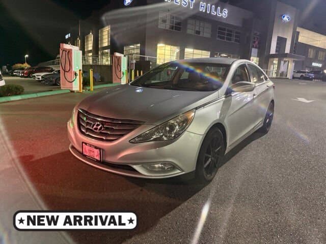 2013 Hyundai Sonata SE — photo 1 of 7