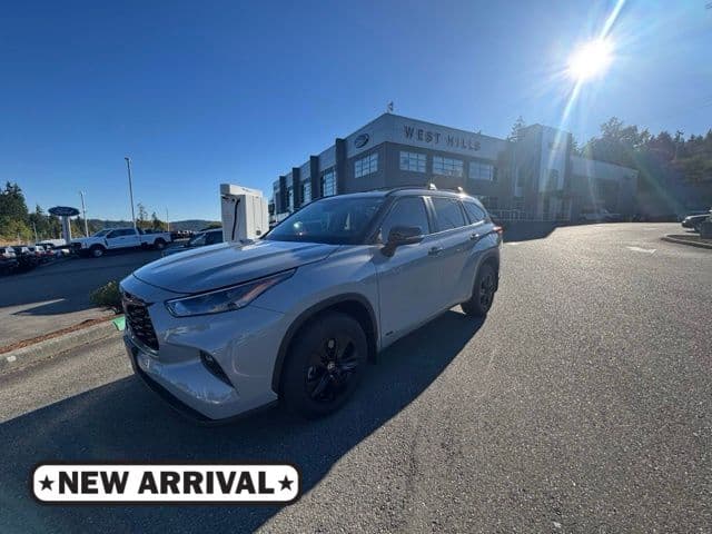 2024 Toyota Highlander Base — photo 1 of 7