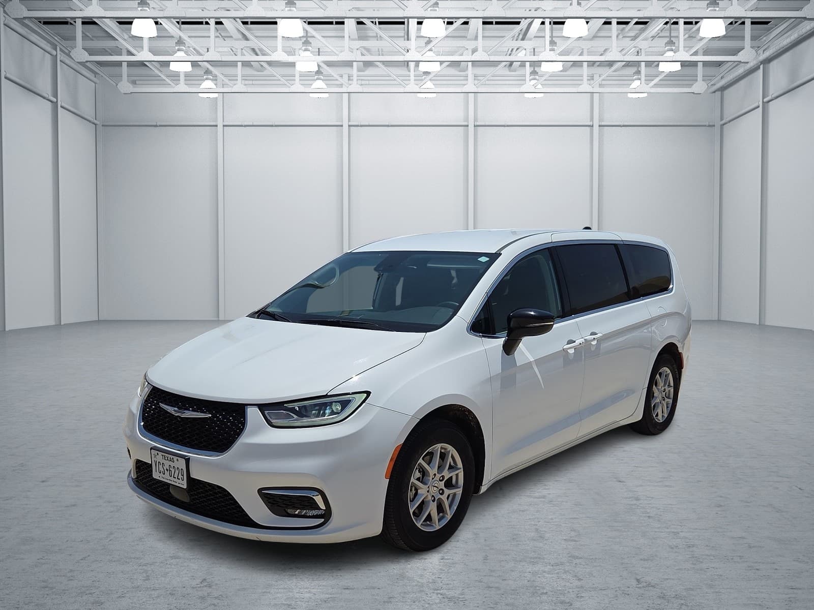 2024 Chrysler Pacifica Touring L Front-Wheel Drive Passenger — photo 1 of 20