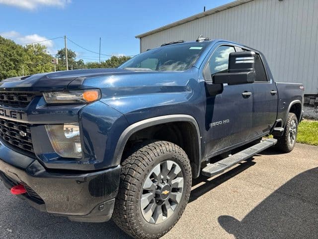 2022 Chevrolet Silverado 2500HD Custom — photo 1 of 14