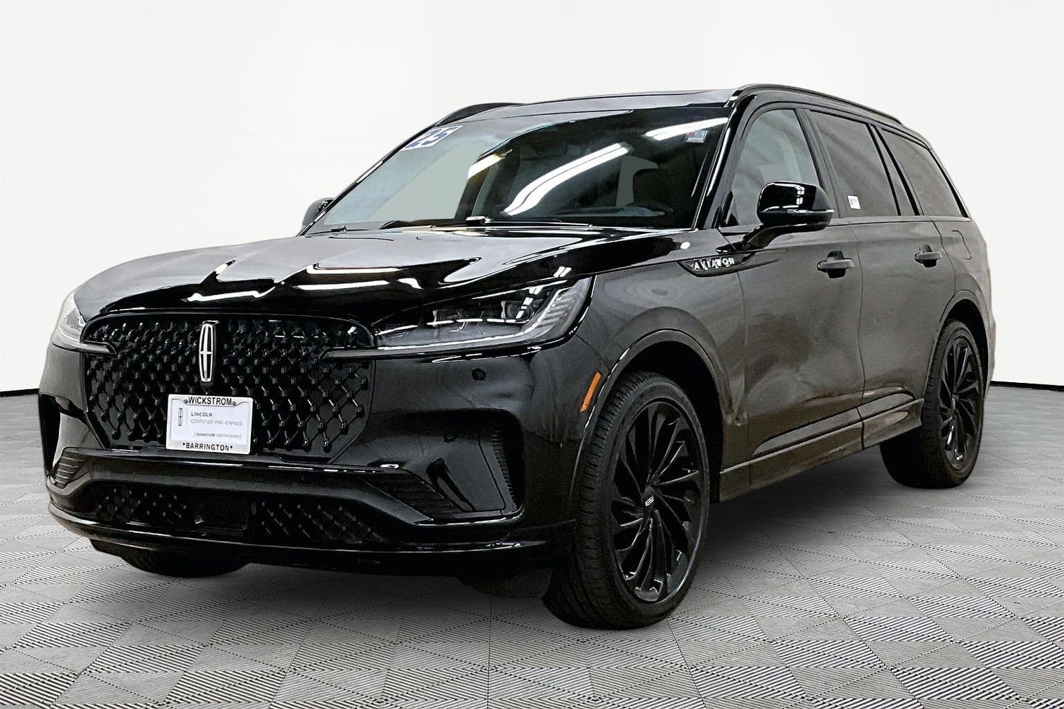 2025 Lincoln Aviator Reserve — photo 1 of 36