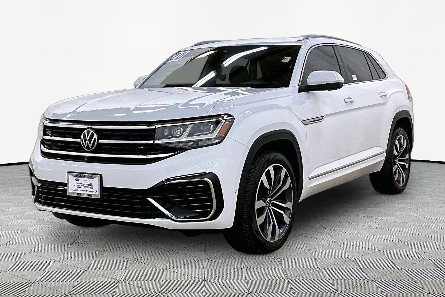2020 Volkswagen Atlas Cross Sport 3.6L V6 SEL Premium R-Line — photo 1 of 35
