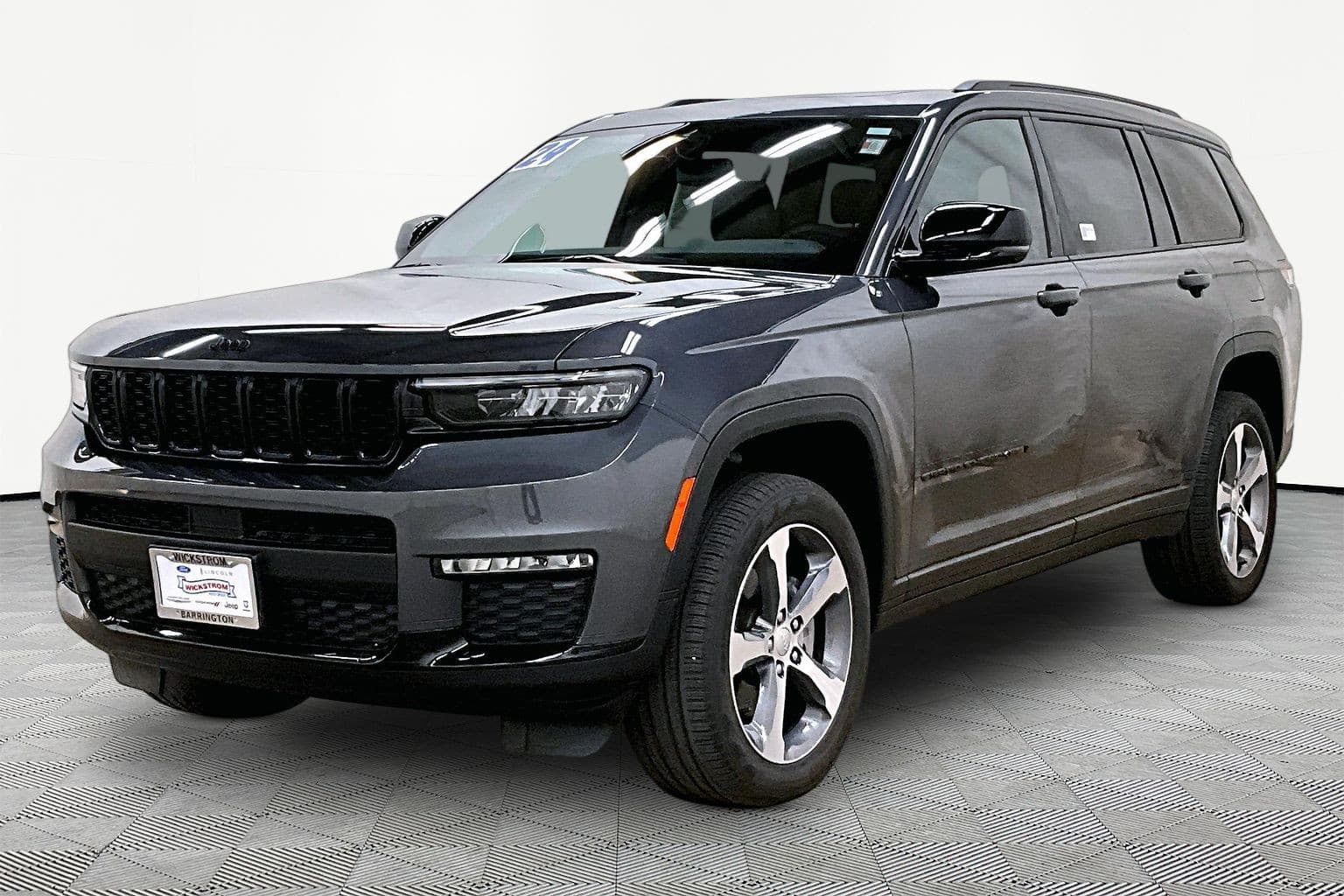2024 Jeep Grand Cherokee L Limited — photo 1 of 36