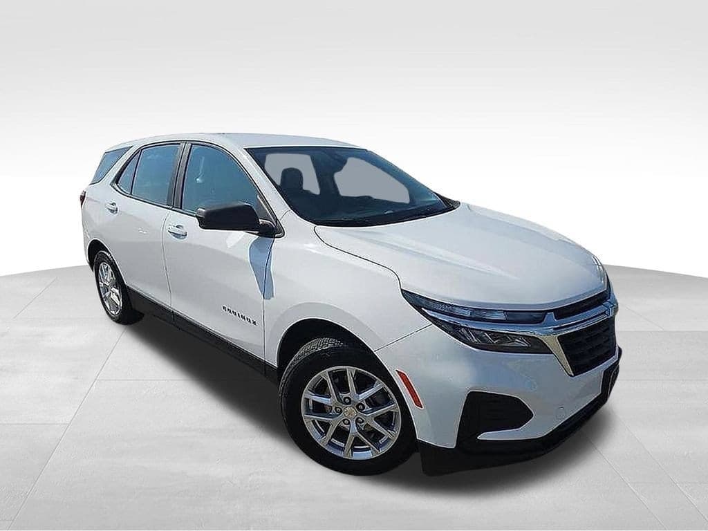 2023 Chevrolet Equinox LS — photo 1 of 36