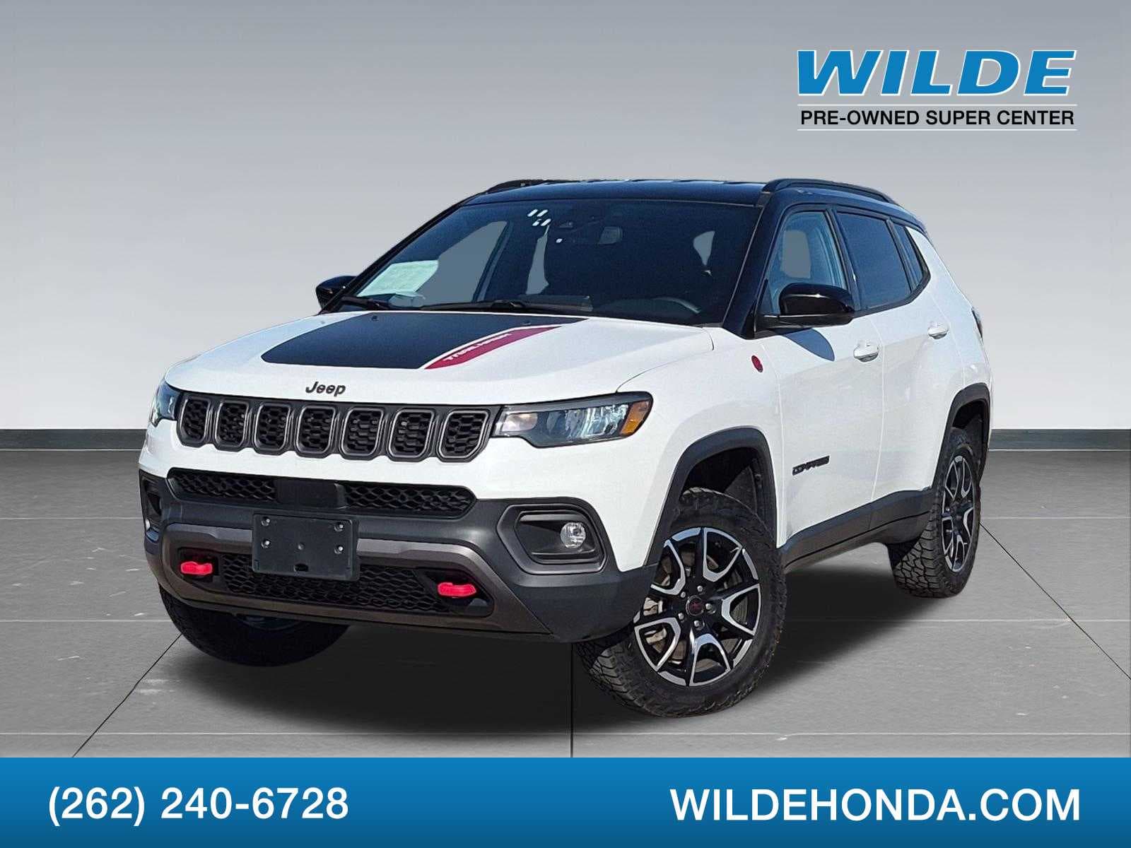 2025 Jeep Compass Trailhawk — photo 1 of 32