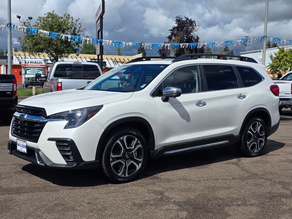 2023 Subaru Ascent Touring — photo 1 of 35