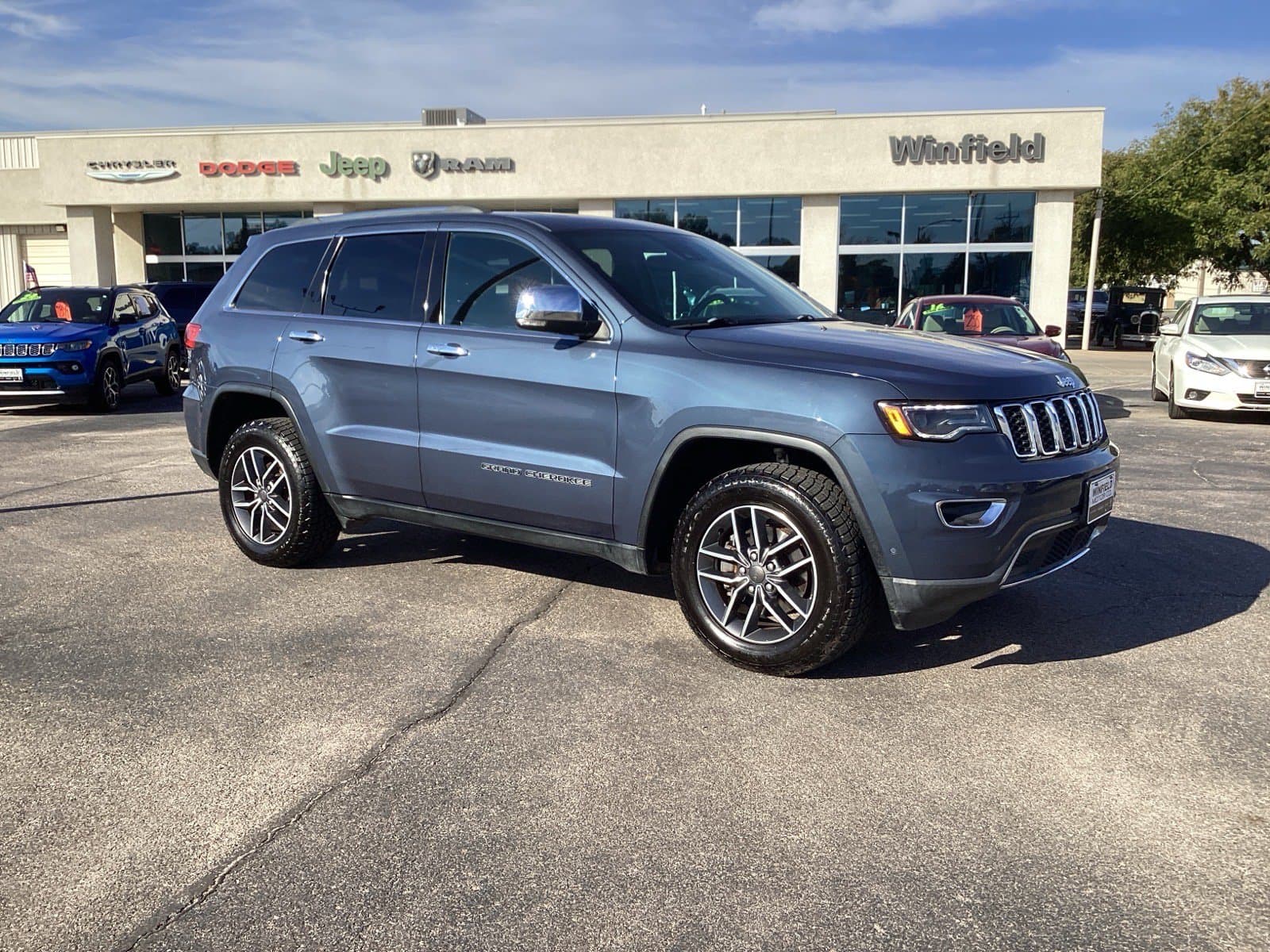 2019 Jeep Grand Cherokee Limited — photo 1 of 18