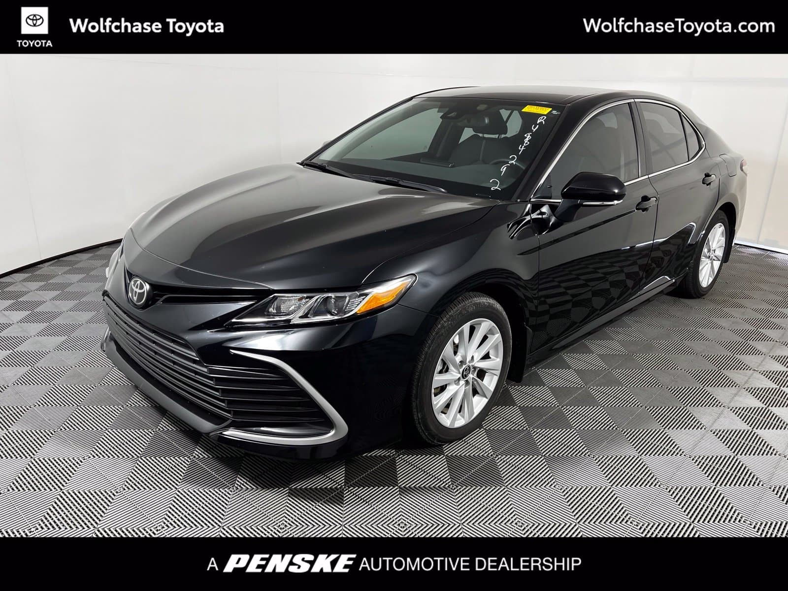 2024 Toyota Camry LE — photo 1 of 11