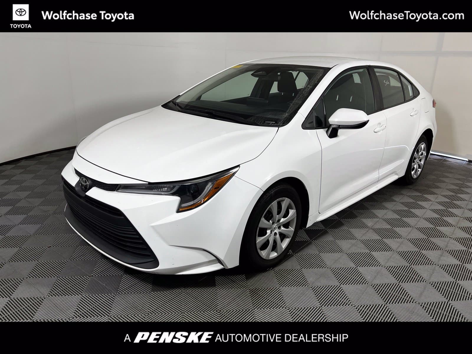 2024 Toyota Corolla LE — photo 1 of 11