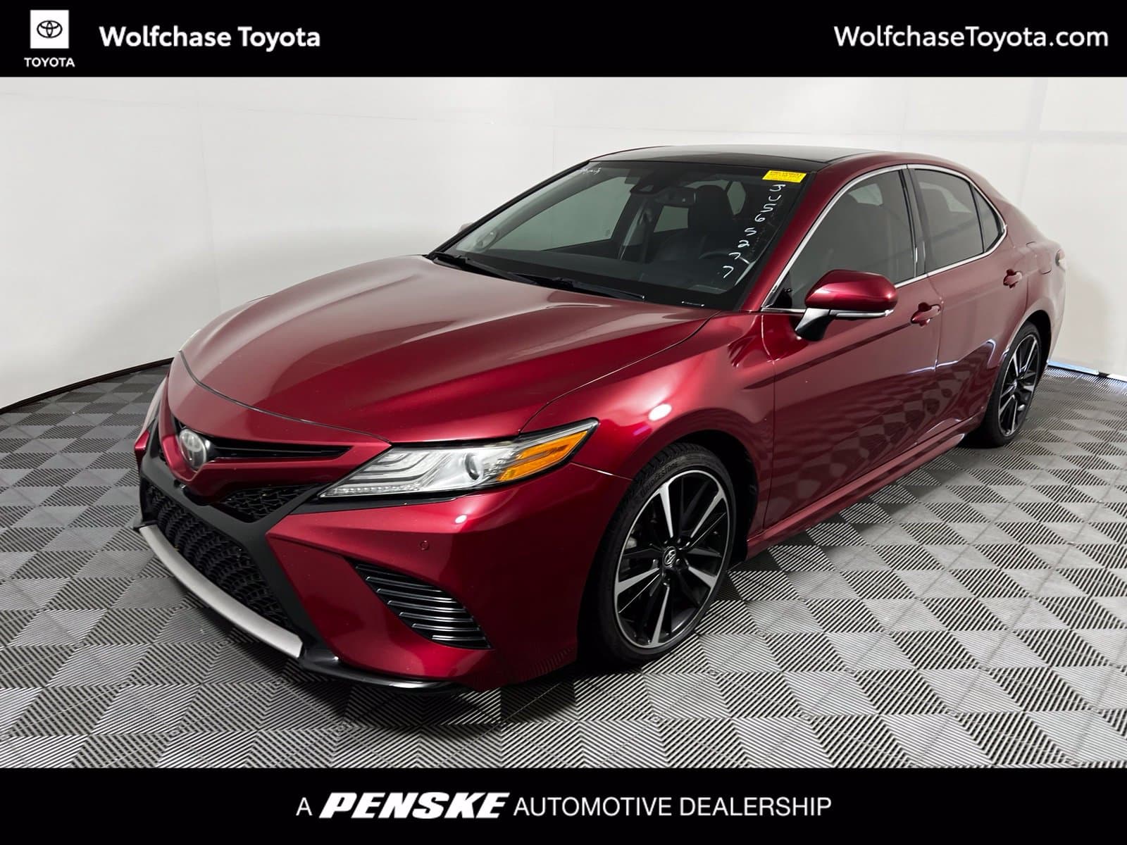 2018 Toyota Camry XSE — photo 1 of 11