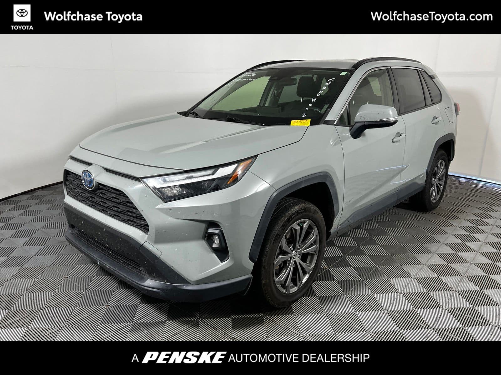 2022 Toyota RAV4 Hybrid XLE Premium — photo 1 of 11