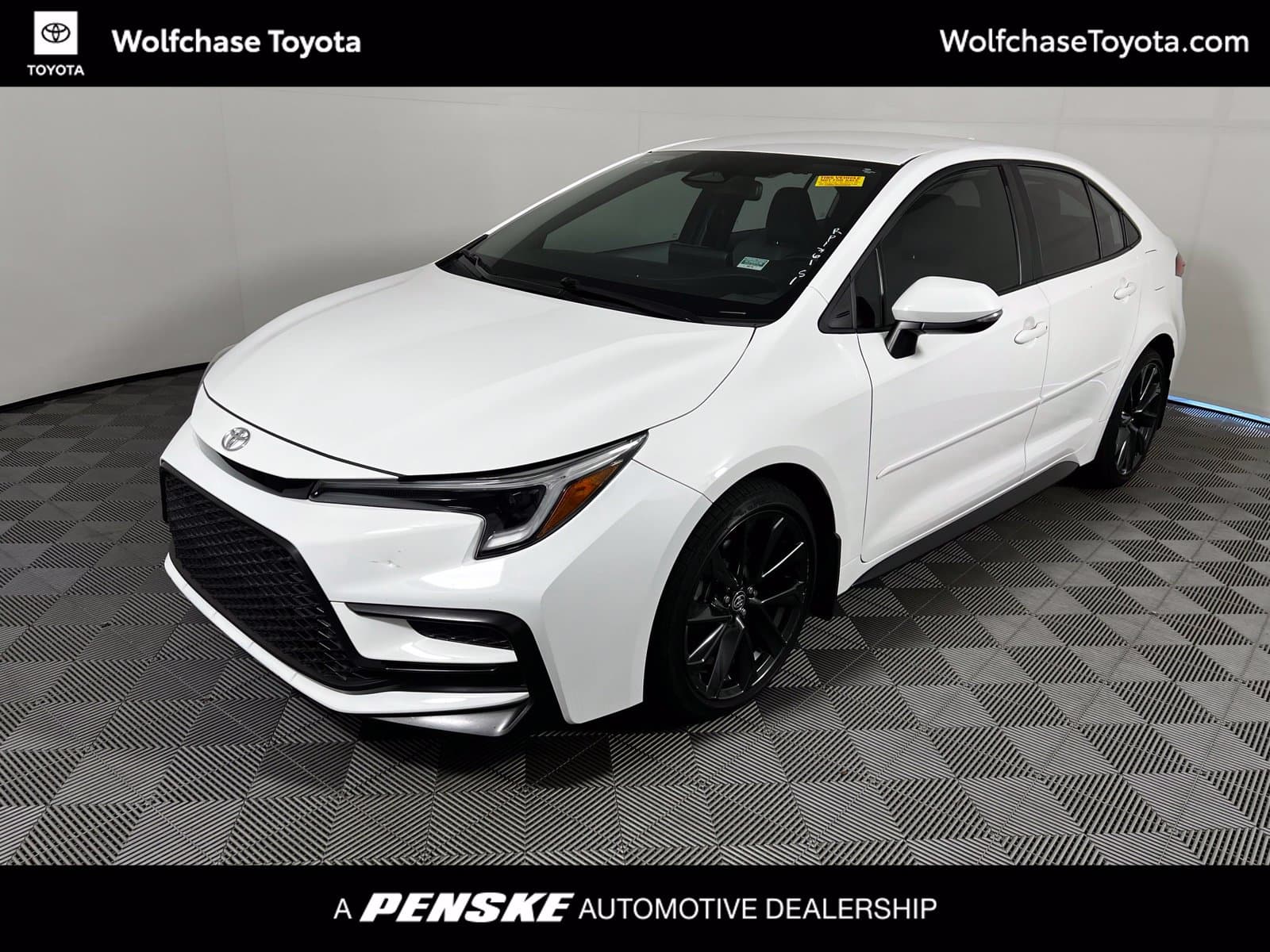 2024 Toyota Corolla SE — photo 1 of 11