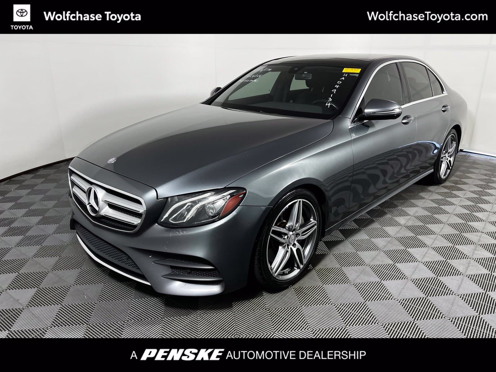 2017 Mercedes-Benz E-Class Base — photo 1 of 11