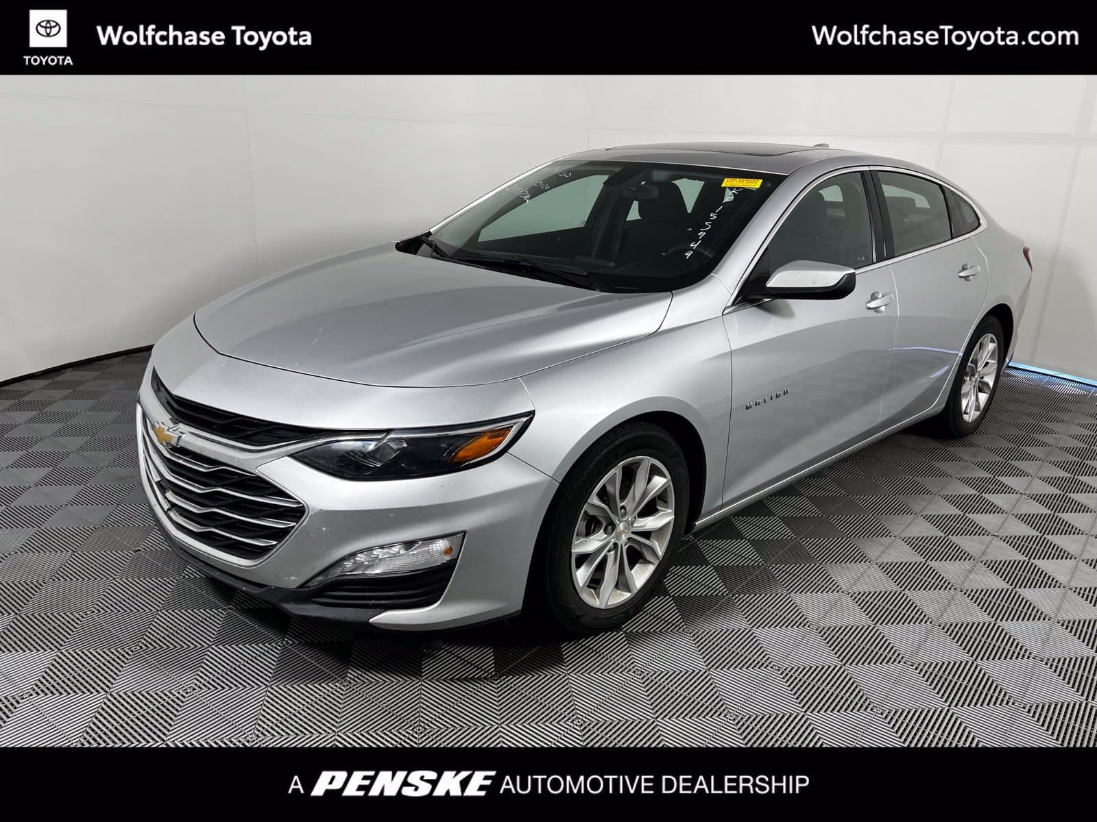 2019 Chevrolet Malibu LT — photo 1 of 11