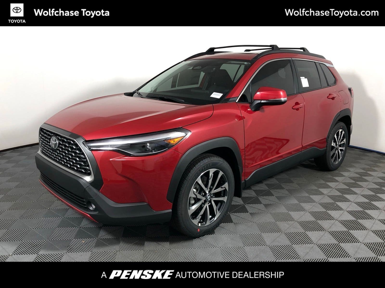 2025 Toyota Corolla Cross XLE — photo 1 of 8