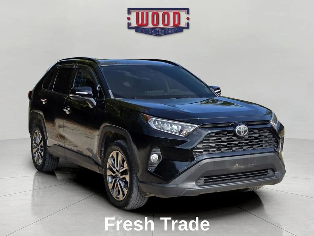 2019 Toyota RAV4 XLE Premium — photo 1 of 15