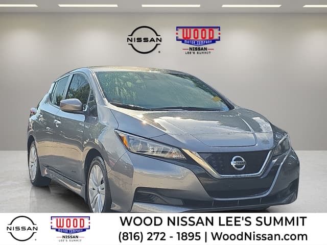 2022 Nissan LEAF S — photo 1 of 20