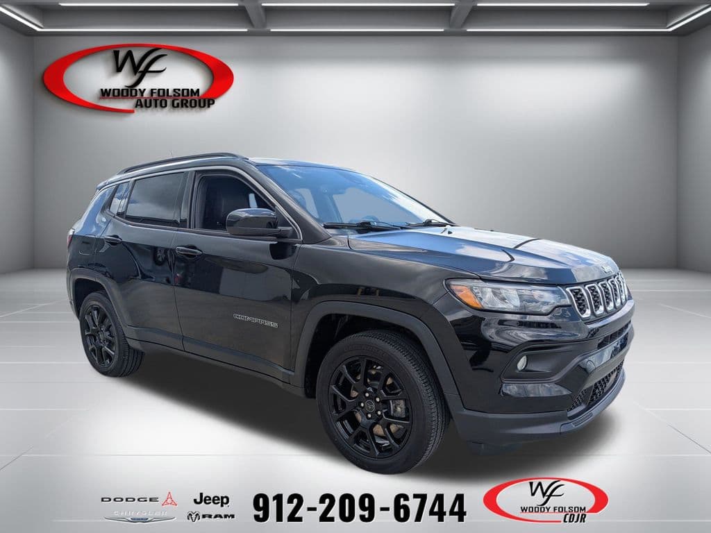 2025 Jeep Compass Latitude — photo 1 of 30