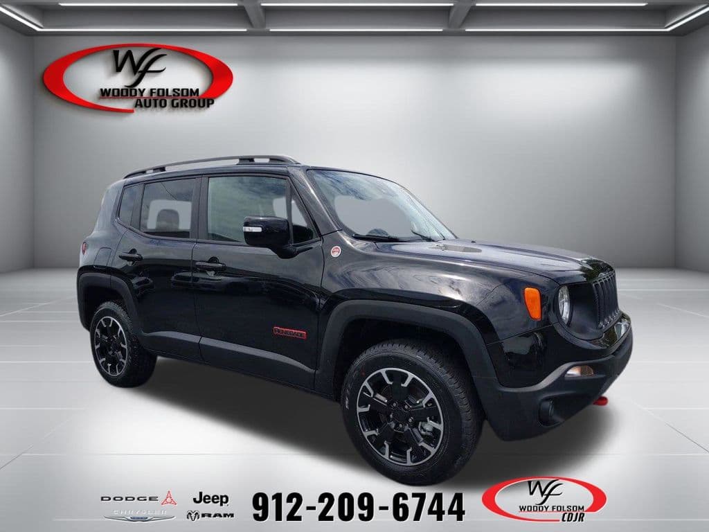 2023 Jeep Renegade Trailhawk — photo 1 of 31
