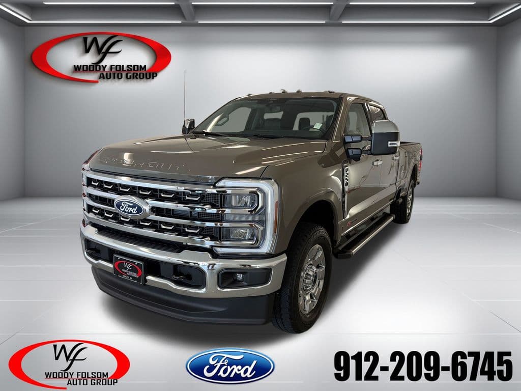 2027 Ford Super Duty F-250 SRW LARIAT — photo 1 of 16