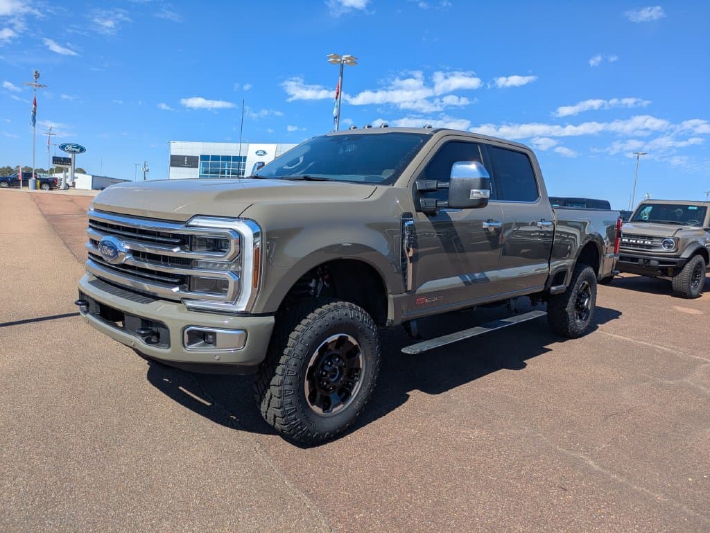 2026 Ford Super Duty F-350 SRW Platinum — photo 1 of 20