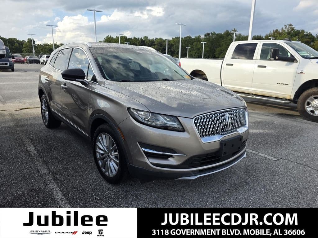 2019 Lincoln MKC Standard — photo 1 of 6