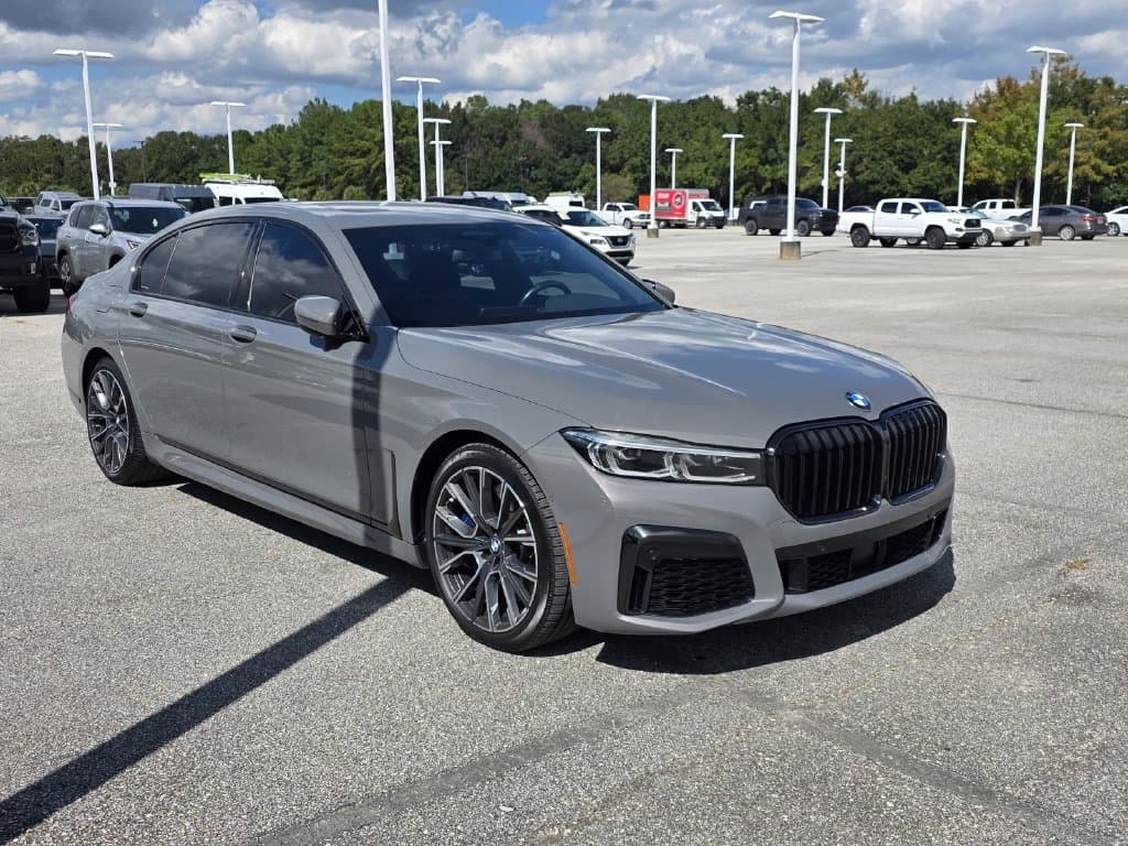 2020 BMW 7 Series 740i — photo 1 of 6