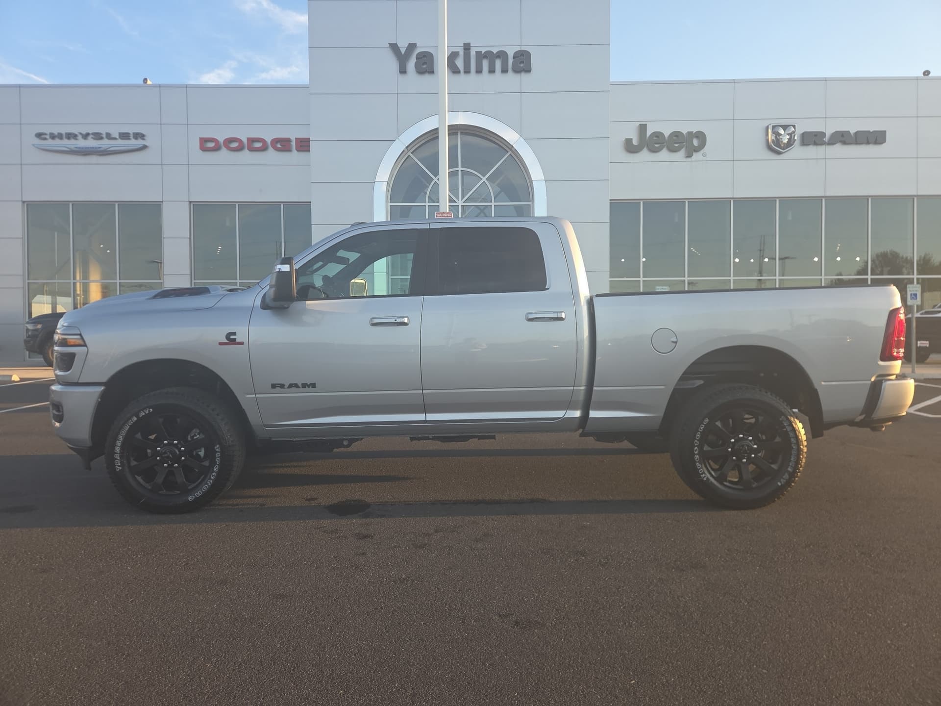 2027 RAM 2500 Laramie — photo 1 of 36