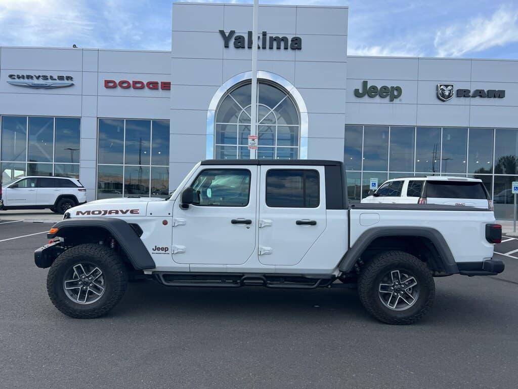 2025 Jeep Gladiator Mojave — photo 1 of 29