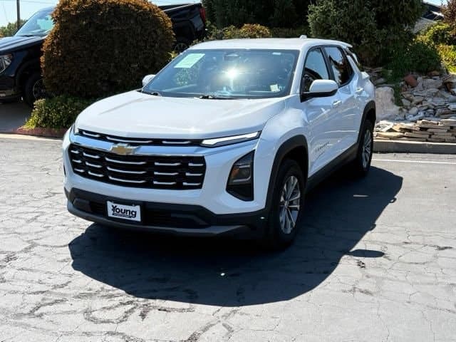 2025 Chevrolet Equinox LT — photo 1 of 25