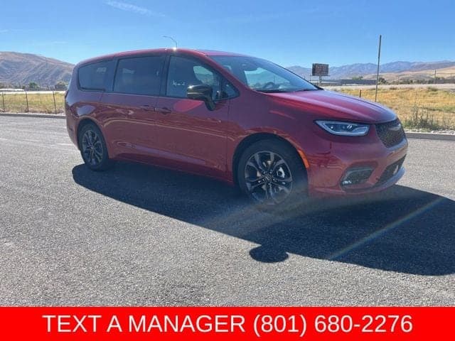 2026 Chrysler Pacifica SELECT — photo 1 of 41