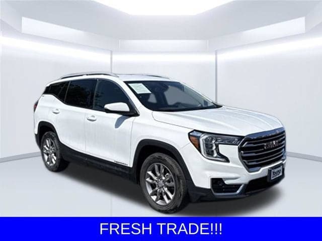 2024 GMC Terrain SLT — photo 1 of 10