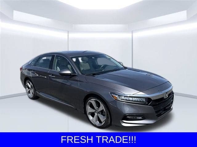 2018 Honda Accord Touring — photo 1 of 8