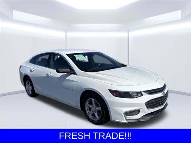 2017 Chevrolet Malibu LS — photo 1 of 6
