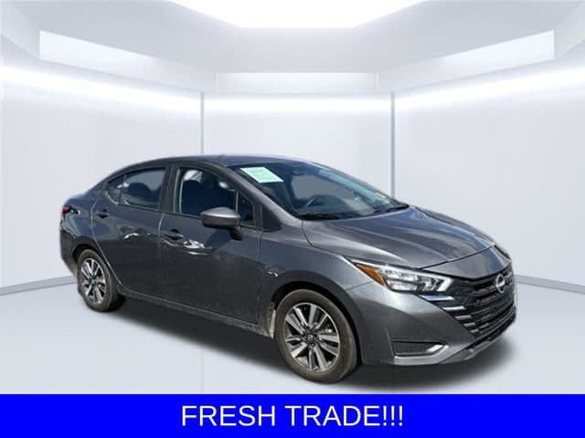 2025 Nissan Versa SV — photo 1 of 6