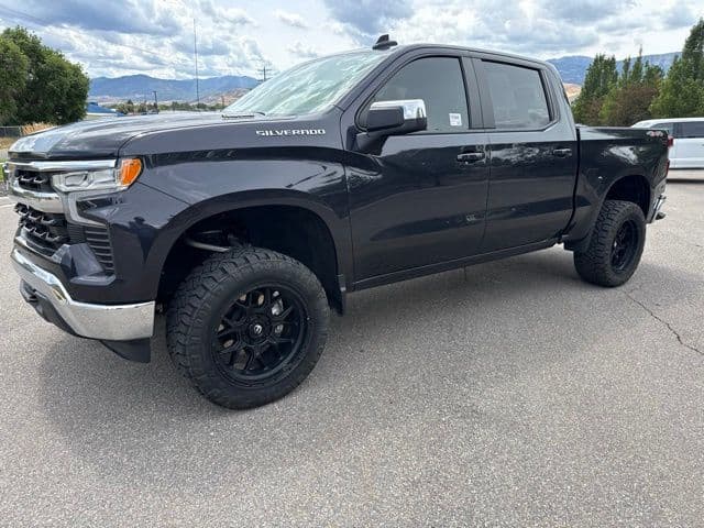 2024 Chevrolet Silverado 1500 LT — photo 1 of 29