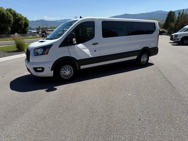 Foto de 2025 Ford Transit-350 Passenger XLT