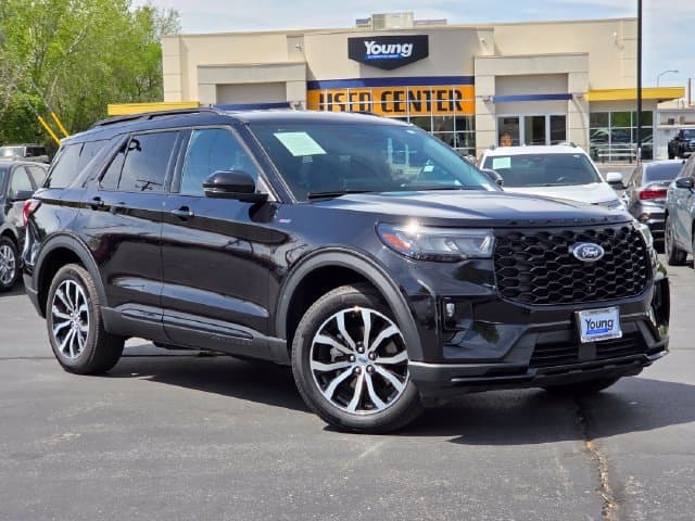 2025 Ford Explorer ST-Line — photo 1 of 33