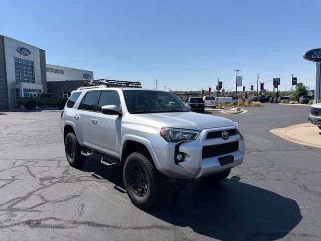 2017 Toyota 4Runner SR5 — photo 1 of 27