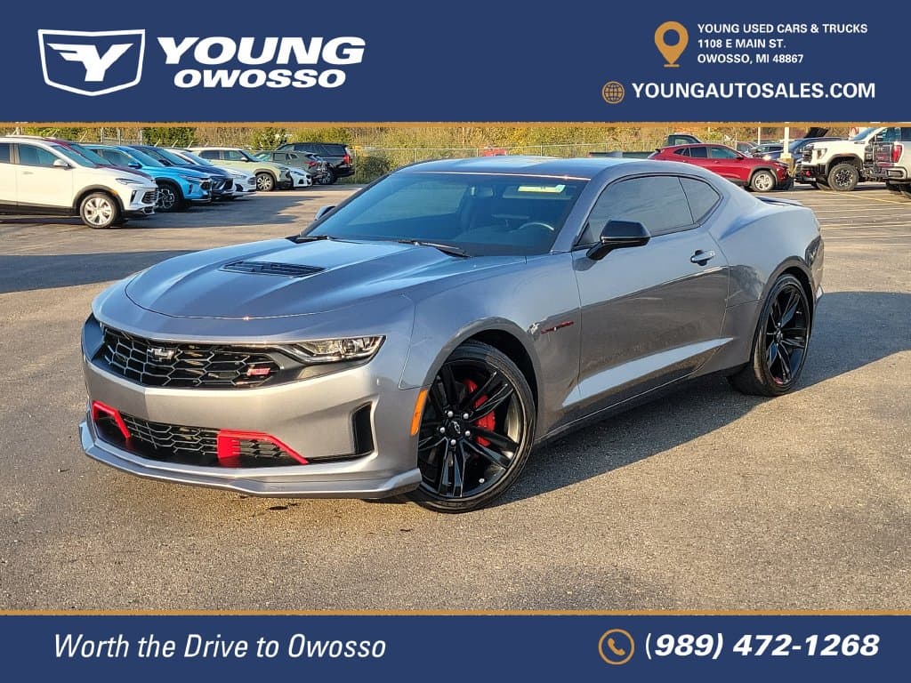 2021 Chevrolet Camaro LT1 — photo 1 of 30