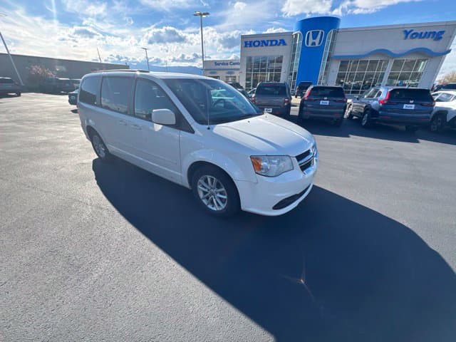 2013 Dodge Grand Caravan SXT — photo 1 of 36