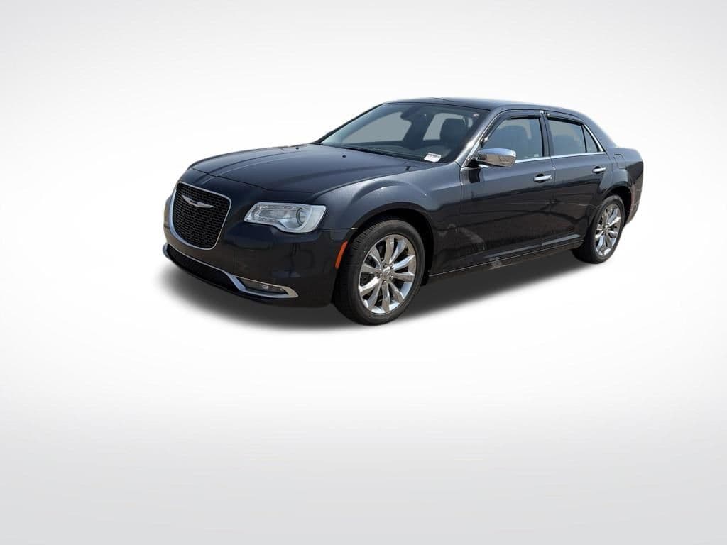 2015 Chrysler 300 C — photo 1 of 32