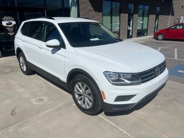 2019 Volkswagen Tiguan SE — photo 1 of 10