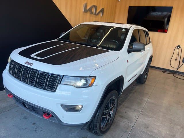 2019 Jeep Grand Cherokee Trailhawk — photo 1 of 31