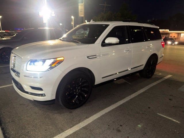 2020 Lincoln Navigator Reserve — photo 1 of 5