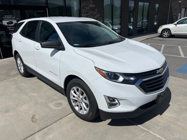 2021 Chevrolet Equinox LS — photo 1 of 24