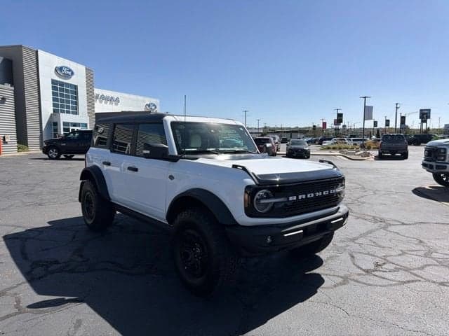 2022 Ford Bronco Base — photo 1 of 34