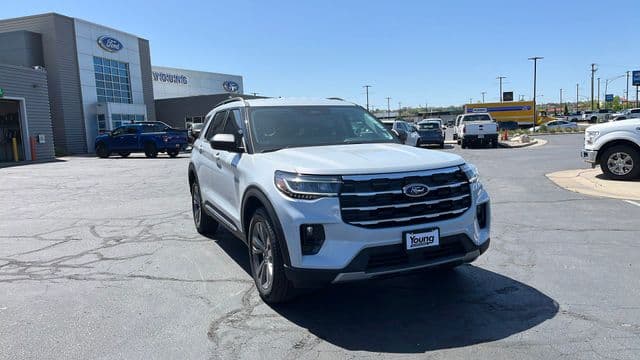 2025 Ford Explorer Active — photo 1 of 40