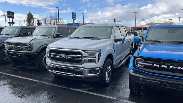 2025 Ford F-150 LARIAT — photo 1 of 13