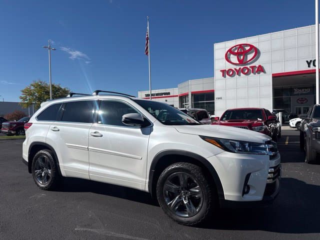 2019 Toyota Highlander Limited — photo 1 of 37